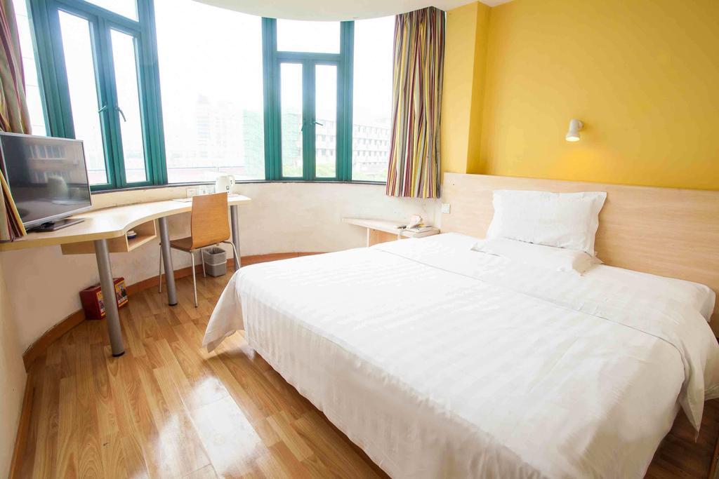 7Days Inn Guiyang Posts And Telecommunications Building Chambre photo